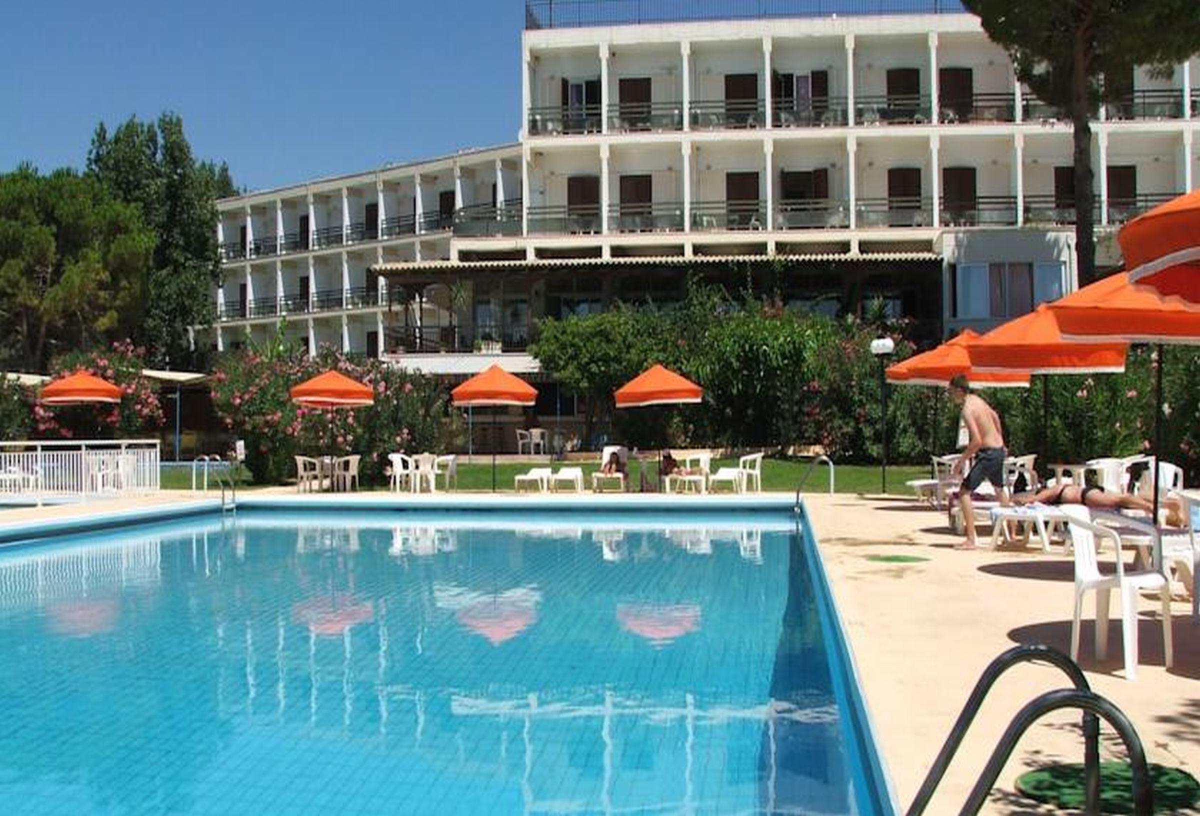 Irinna Hotel Svoronata Esterno foto