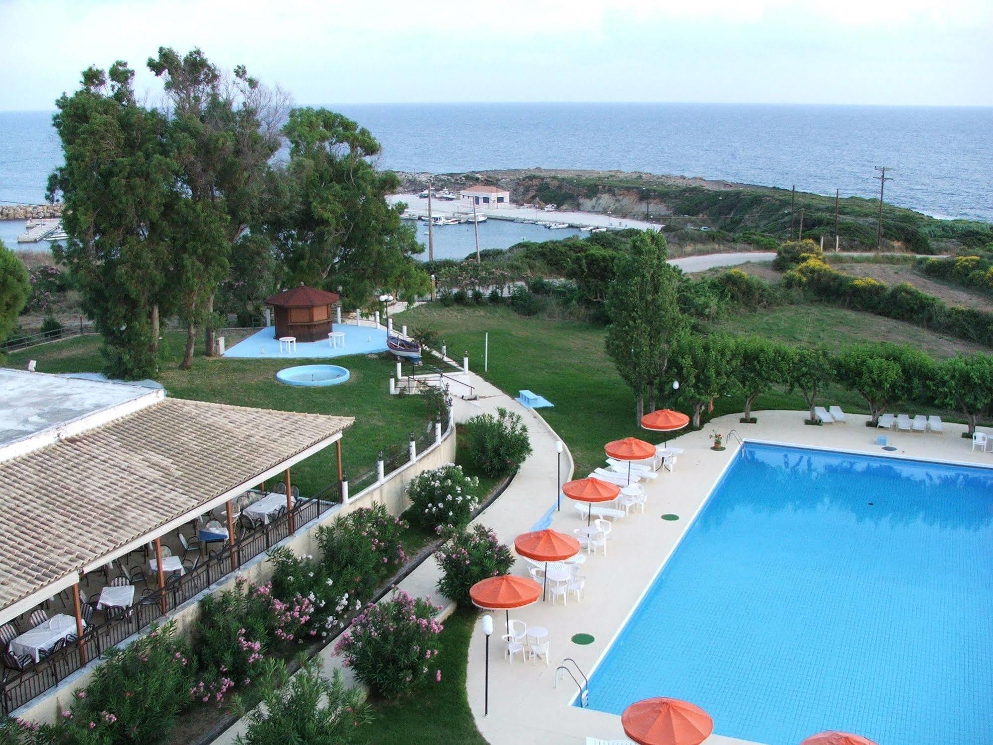 Irinna Hotel Svoronata Esterno foto
