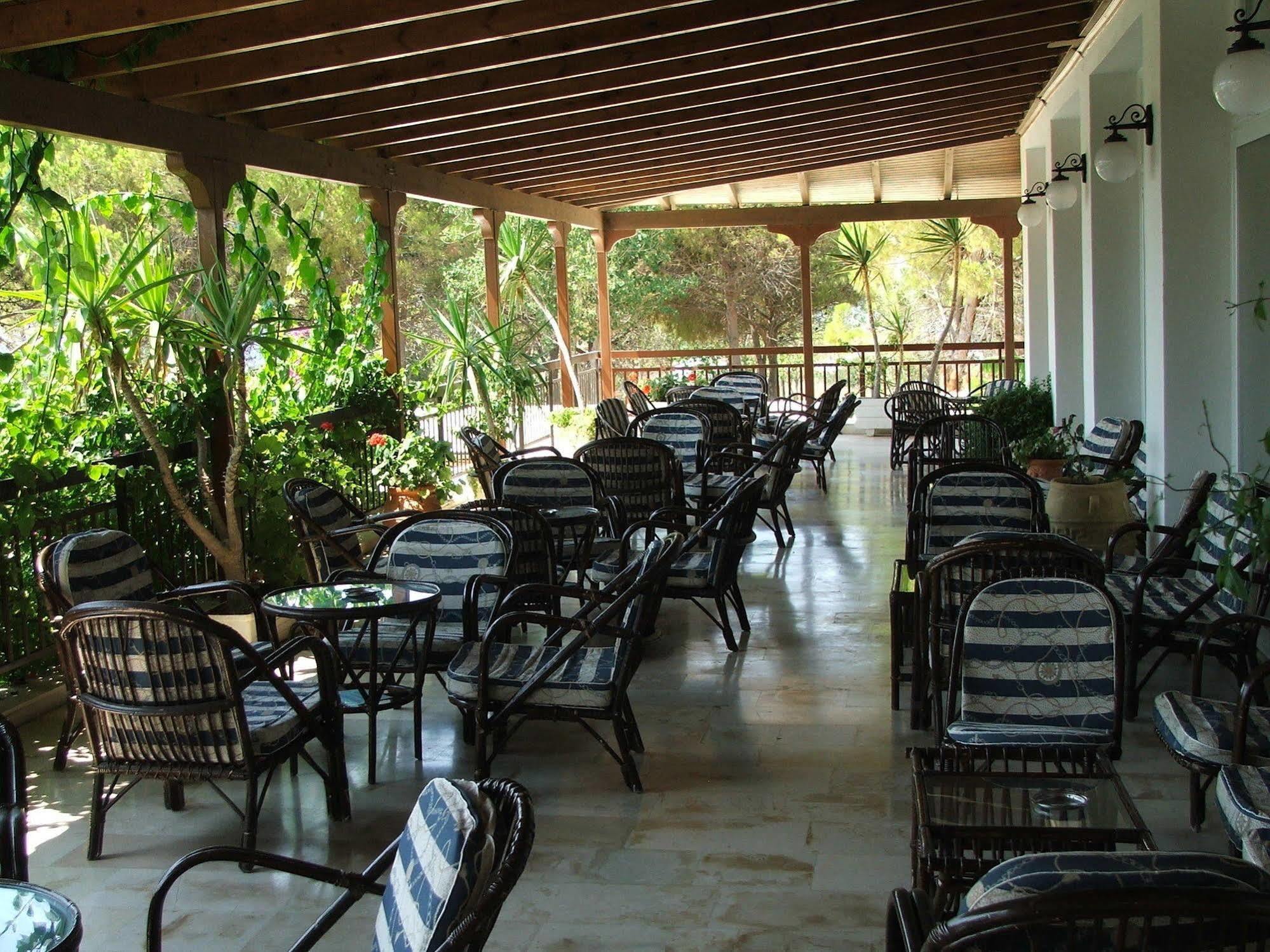 Irinna Hotel Svoronata Esterno foto