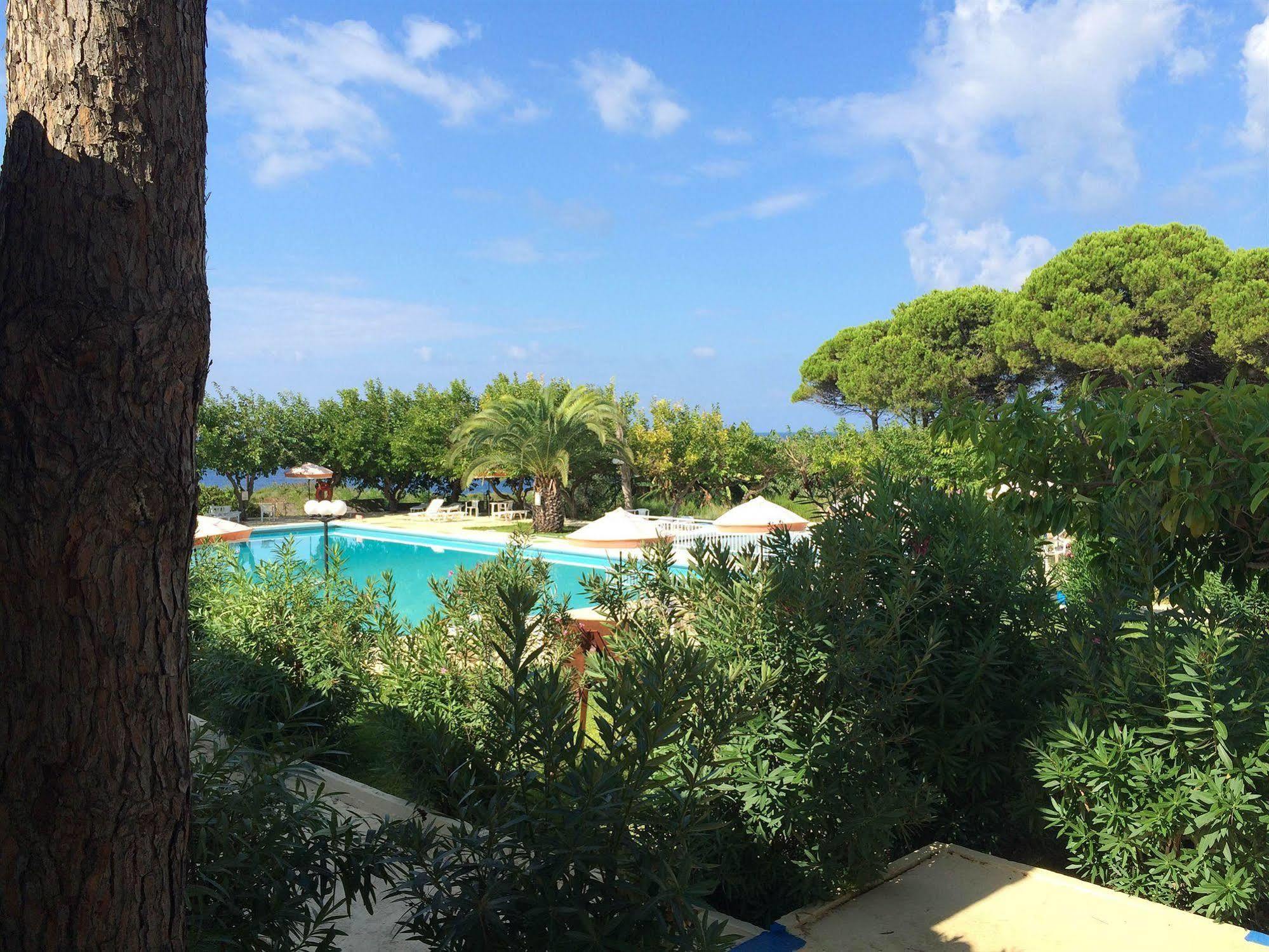 Irinna Hotel Svoronata Esterno foto